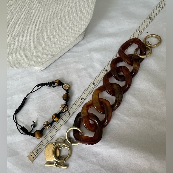 Set of neutral tone necklace and bracelet set - Picture 5 of 5